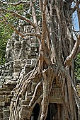 Ta Som temple - east gopura of the third enclosure